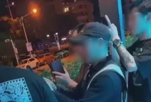 酒吧吃瓜最新视频大全,最新视频大盘点,笑料百出,精彩纷呈!